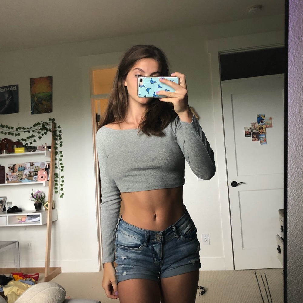 long sleeve crop top
